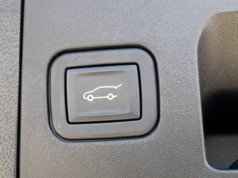 Used 2024 Cadillac XT4 Luxury w/ Cold Weather Package image 14