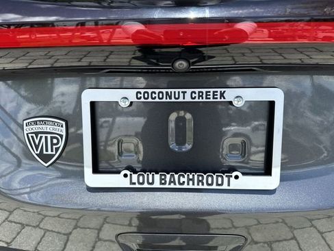 Used 2021 Chrysler Pacifica Limited w/ Uconnect Theater Family Group FWD image 13