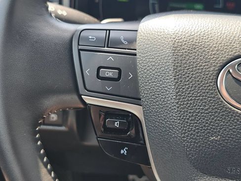 Used 2025 Toyota Camry SE FWD image 31