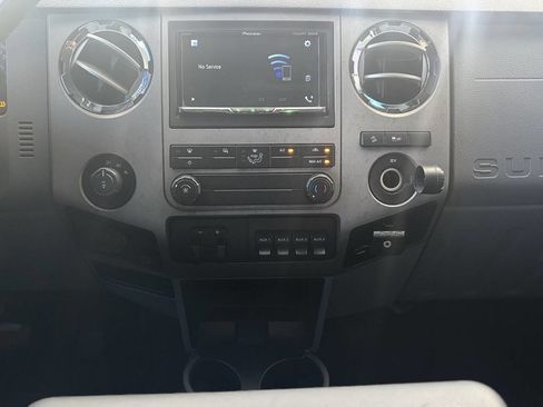 Used 2011 Ford F250 XLT w/ XLT Interior Pkg image 15