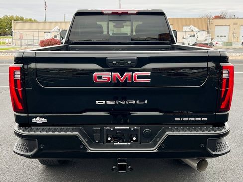 Used 2025 GMC Sierra 2500 Denali image 7