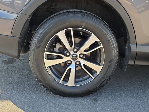 Used 2018 Toyota RAV4 XLE w/ Plus Extra Value Package image 8