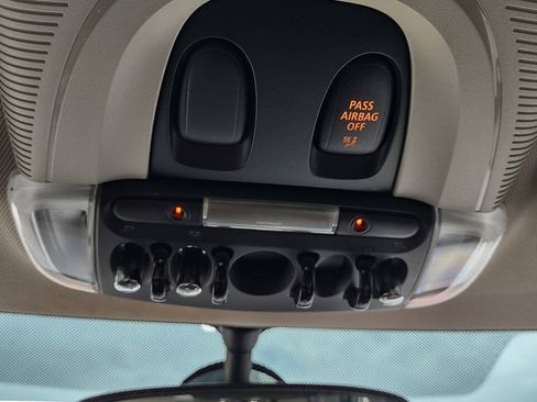 Used 2018 MINI Cooper 4-Door Hardtop FWD image 24