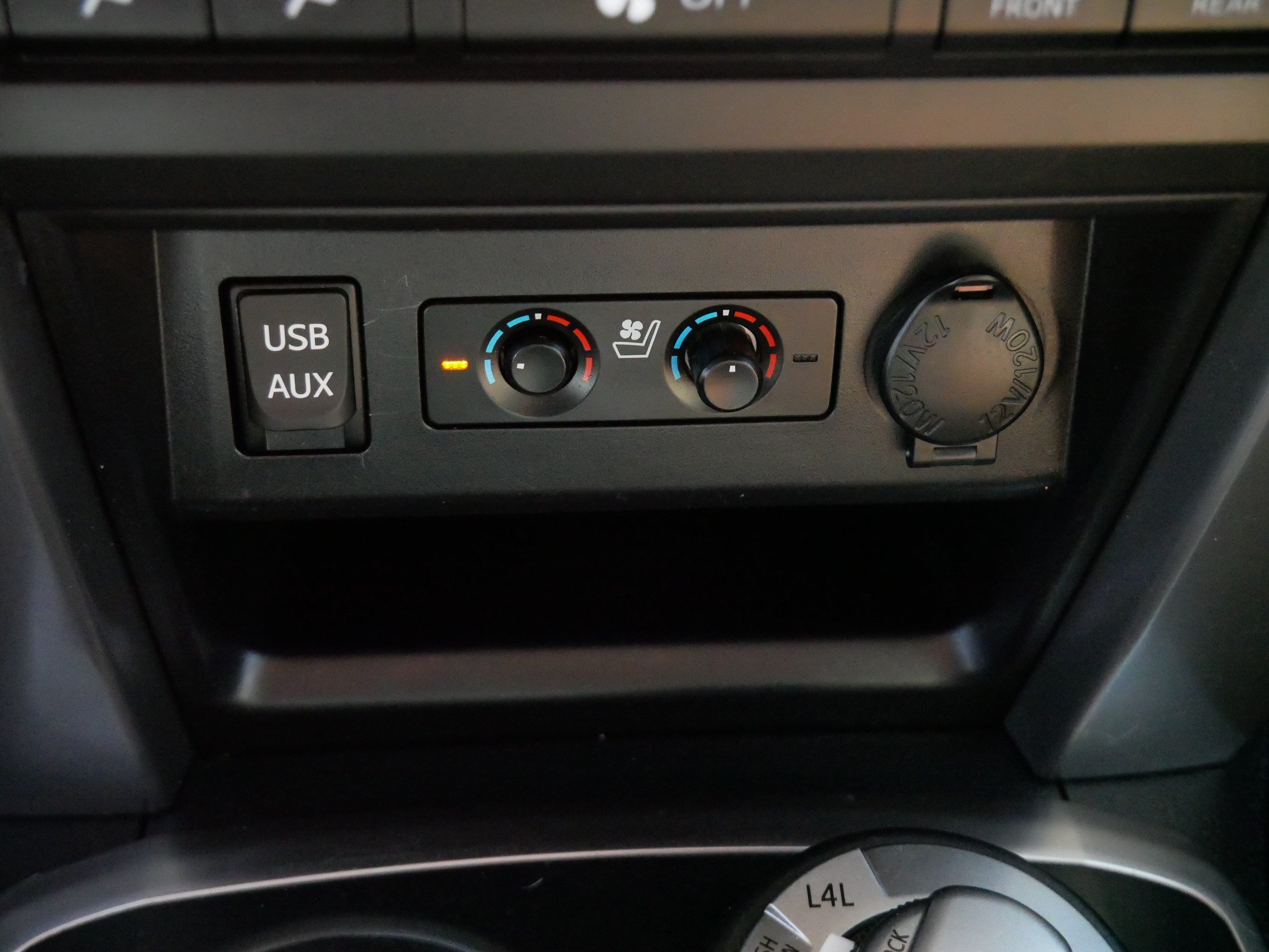 Used 2018 Toyota 4Runner Limited AWD/4WD image 25