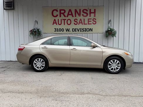 Used 2009 Toyota Camry LE FWD image 5
