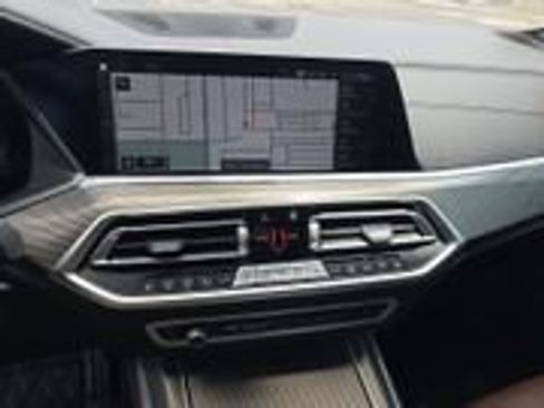 Used 2021 BMW X5 xDrive40i w/ M Sport Package AWD/4WD image 4