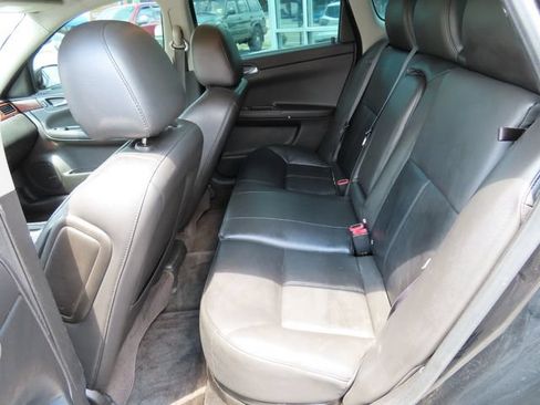 Used 2011 Chevrolet Impala LTZ FWD image 11