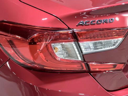 Used 2019 Honda Accord EX image 13