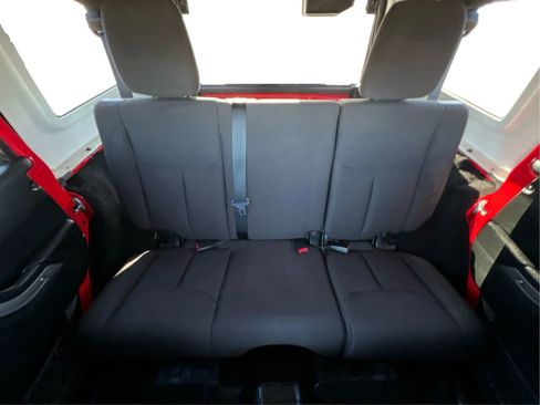 Used 2018 Jeep Wrangler Unlimited Sport S AWD/4WD image 12