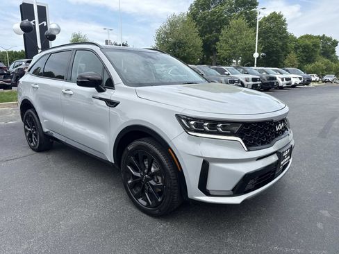 Used 2023 Kia Sorento SX AWD/4WD image 11