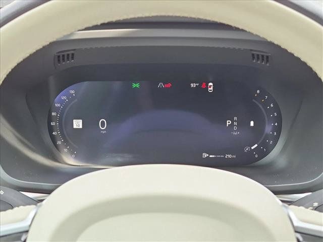 Used 2023 Volvo XC60 B5 Core AWD/4WD image 11