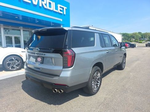 Used 2025 Chevrolet Suburban Z71 AWD/4WD image 7