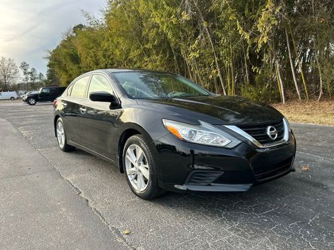 Used 2017 Nissan Altima 2.5 S w/ Power Driver Seat Package image 5