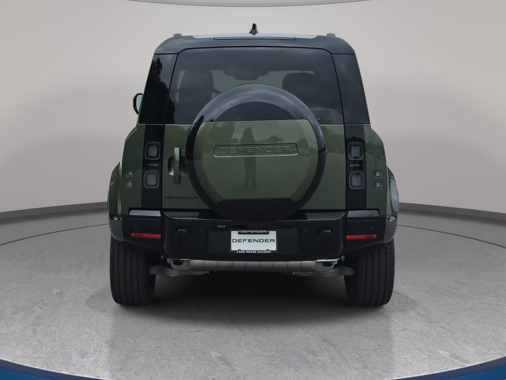 New 2026 Land Rover Defender 110 X-Dynamic SE AWD/4WD image 4