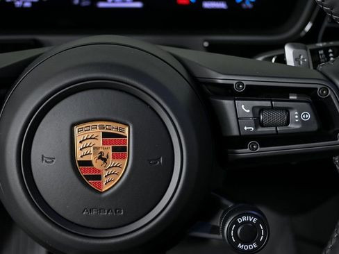 Certified 2025 Porsche Cayenne Coupe image 11