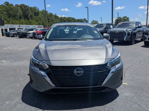 Used 2024 Nissan Sentra SV FWD image 2