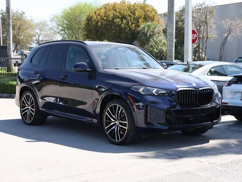 Used 2024 BMW X5 sDrive40i w/ M Sport Package image 2