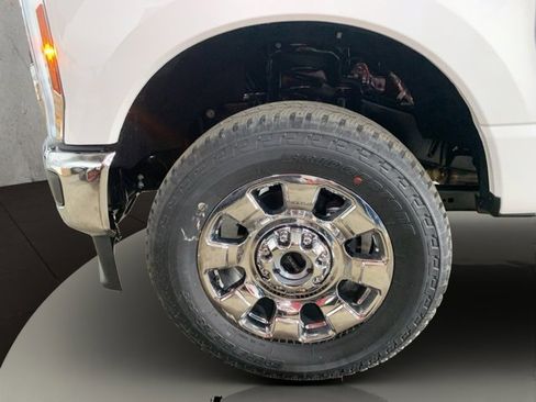 New 2026 Ford F250 Lariat w/ Chrome Package image 14