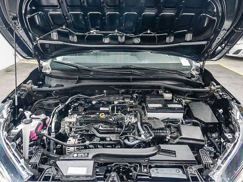 Certified 2025 Toyota Corolla Cross LE FWD image 28