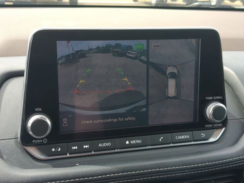 Used 2021 Nissan Rogue SV w/ Premium Package image 16