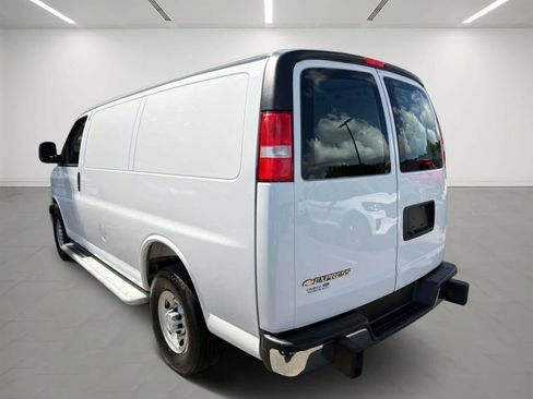 Used 2025 Chevrolet Express 2500 w/ Driver Convenience Package RWD image 3