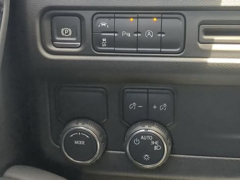 Used 2024 Chevrolet Tahoe LT RWD image 29