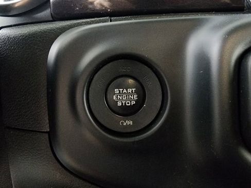 Used 2019 Jeep Wrangler Unlimited Sport image 21