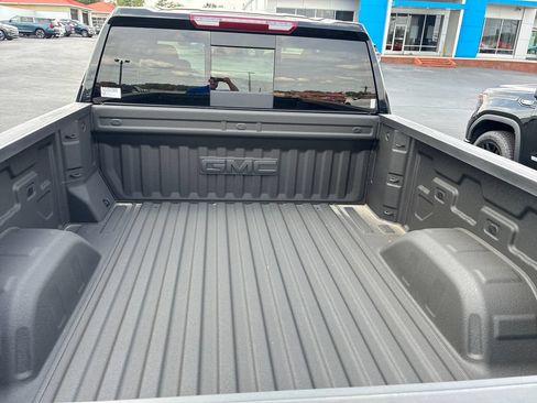 New 2026 GMC Sierra 1500 SLE w/ Preferred Package AWD/4WD image 18