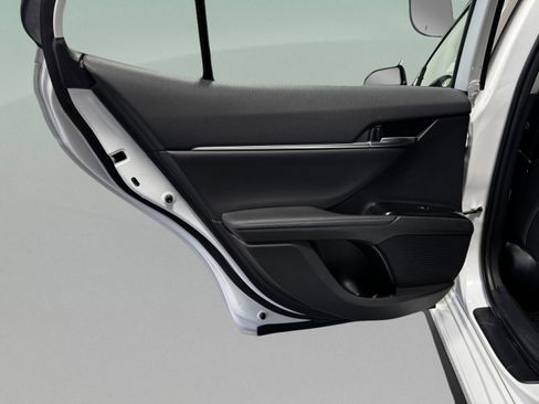 Used 2020 Toyota Camry XSE image 19