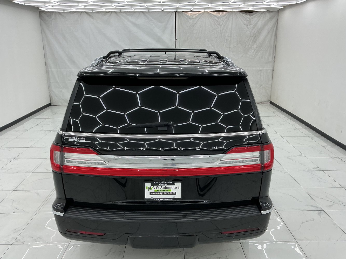 Used 2018 Lincoln Navigator Premiere RWD image 13