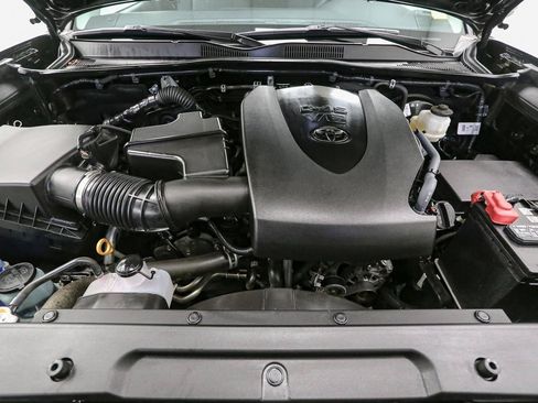 Used 2023 Toyota Tacoma SR5 AWD/4WD image 15