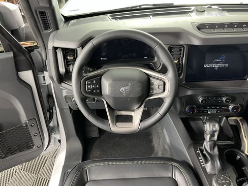 New 2026 Ford Bronco Badlands AWD/4WD image 12