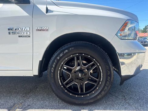 Used 2022 RAM 1500 Classic SLT w/ Trailer Tow Group AWD/4WD image 4