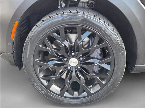 Used 2021 Aston Martin DBX AWD/4WD image 21