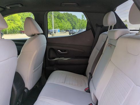 Used 2025 Hyundai Santa Cruz SE FWD image 14