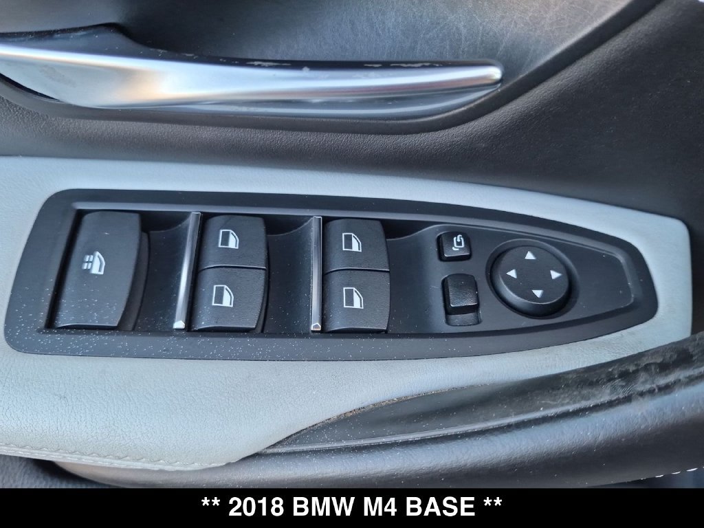 Used 2018 BMW M4 Convertible RWD image 27