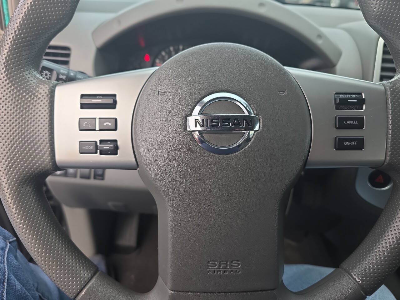 Used 2015 Nissan Frontier SV w/ SV Value Truck Package RWD image 19