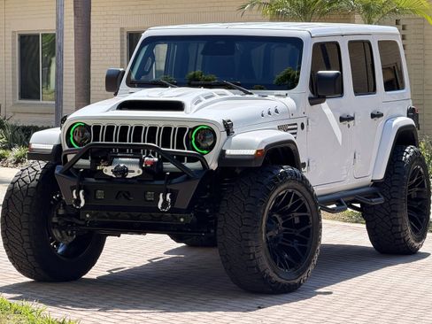 Used 2026 Jeep Wrangler Sahara AWD/4WD image 46