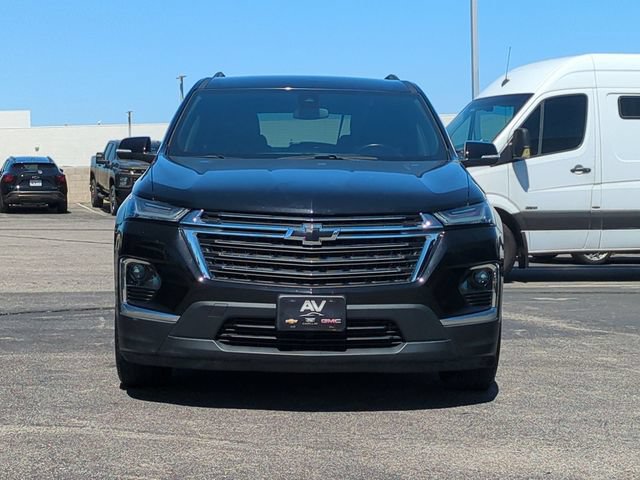Used 2023 Chevrolet Traverse LT w/ LPO, Cargo Package FWD image 3
