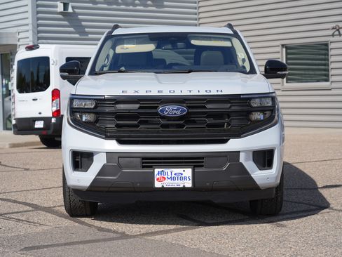 Used 2025 Ford Expedition Active AWD/4WD image 9
