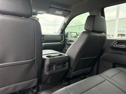 Used 2024 Chevrolet Silverado 1500 LT Trail Boss w/ Convenience Package II AWD/4WD image 19