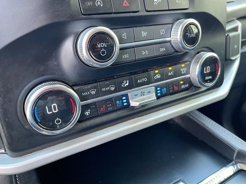 Used 2023 Ford Expedition XLT AWD/4WD image 20
