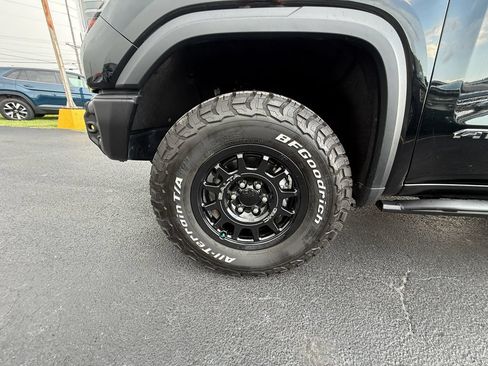 Used 2026 GMC Sierra 1500 AT4X w/ AT4X AEV Edition AWD/4WD image 11