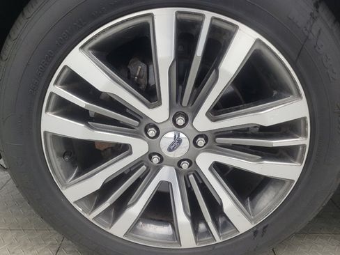 Used 2017 Ford Explorer Platinum AWD/4WD image 31
