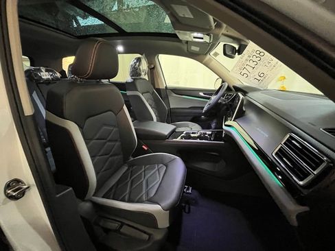 New 2026 Volkswagen Atlas Peak Edition AWD/4WD image 11