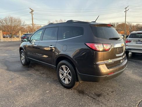 Used 2017 Chevrolet Traverse LT image 7
