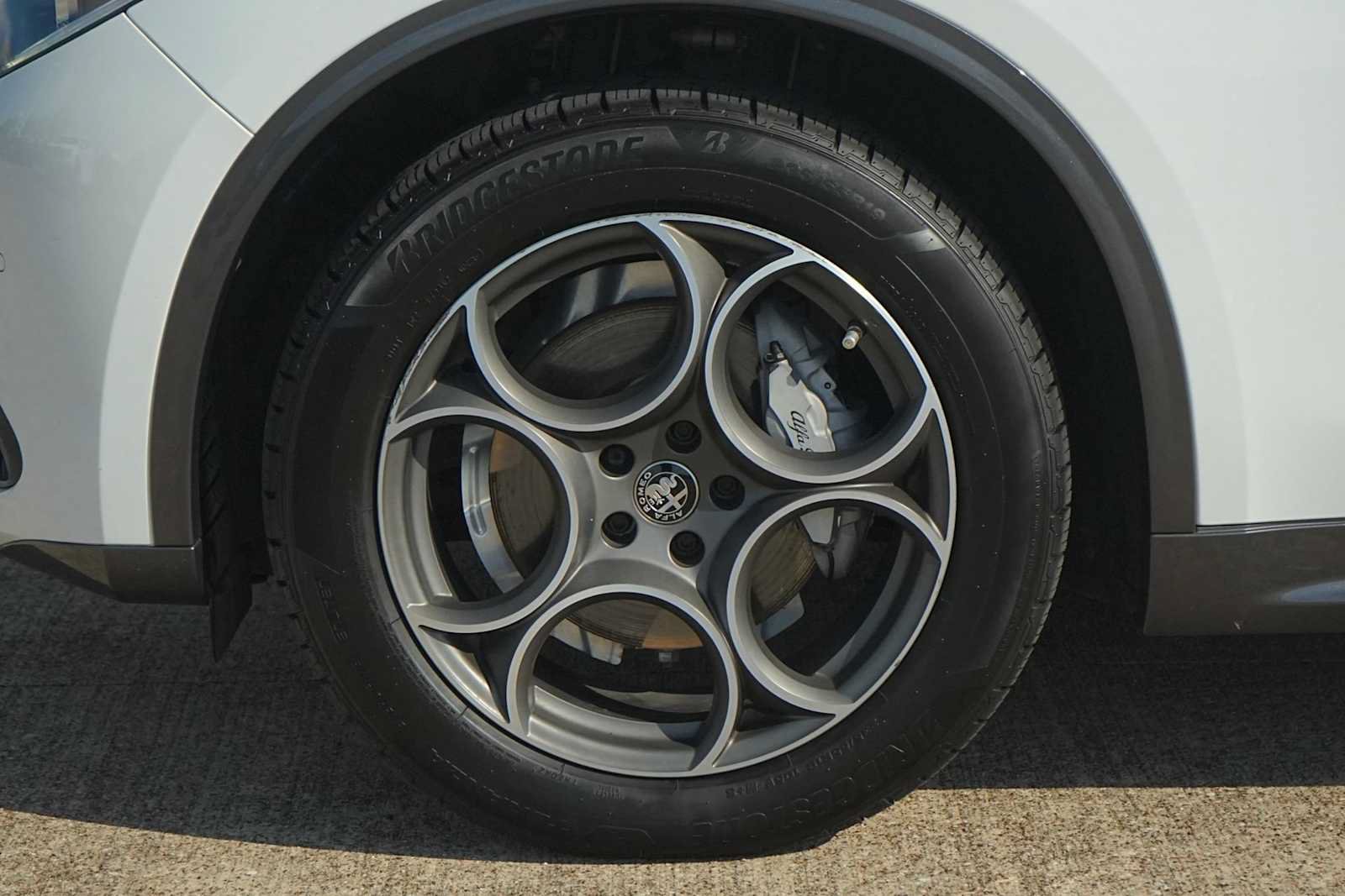 Used 2022 Alfa Romeo Stelvio Ti AWD/4WD image 7