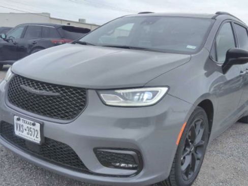 Used 2025 Chrysler Pacifica Limited FWD image 1