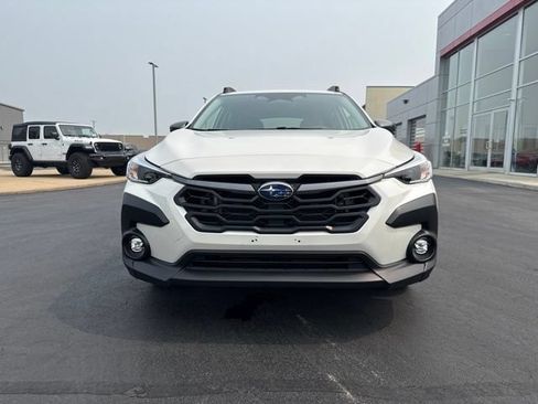 Used 2024 Subaru Crosstrek 2.0i Premium AWD/4WD image 2
