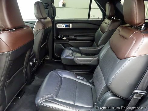 Used 2022 Ford Explorer Platinum w/ Equipment Group 601A image 10